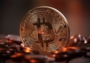 Bitcoin, sell-off prevedibile ma da che parte conviene stare?