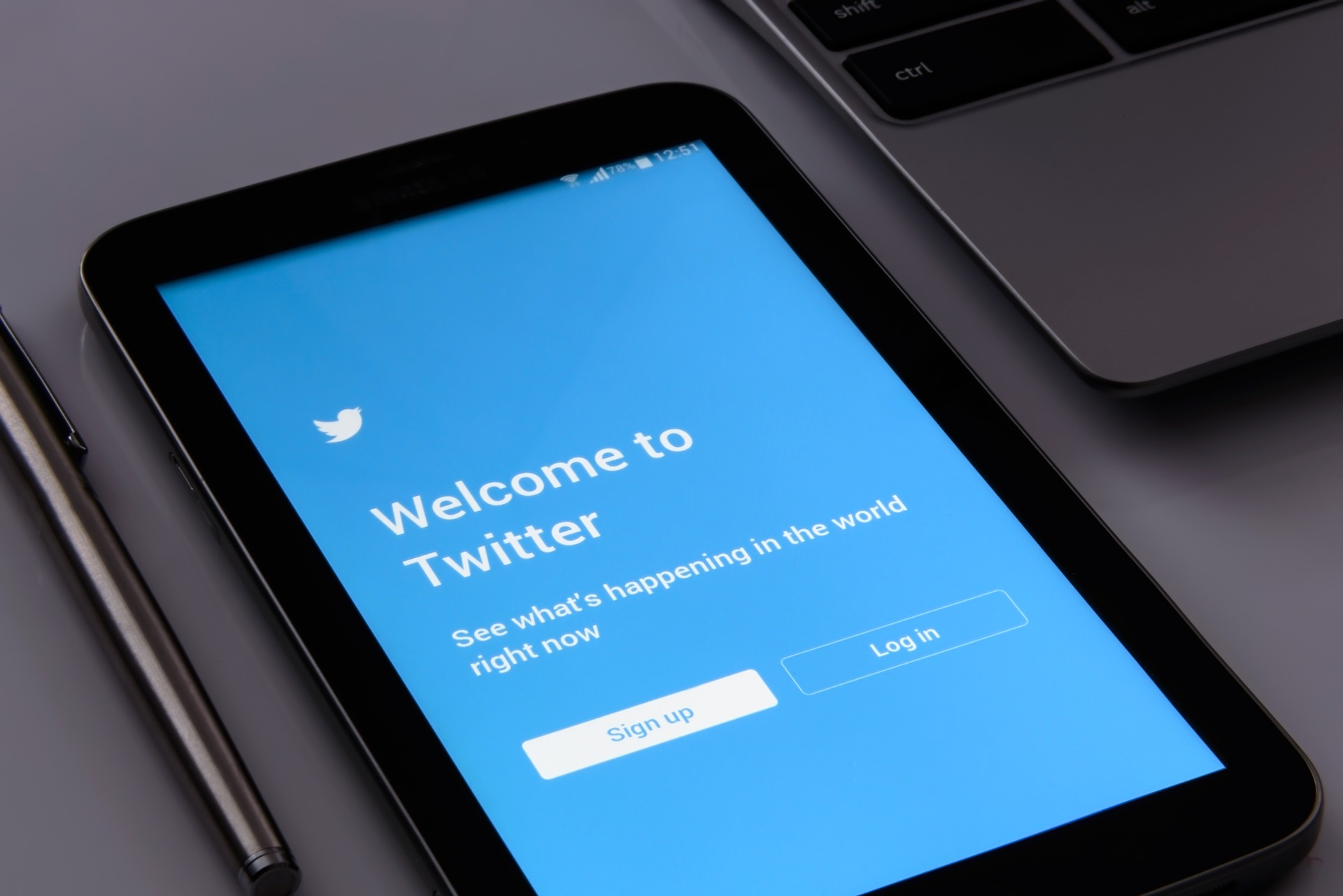 Twitter è il primo social media telepatico?